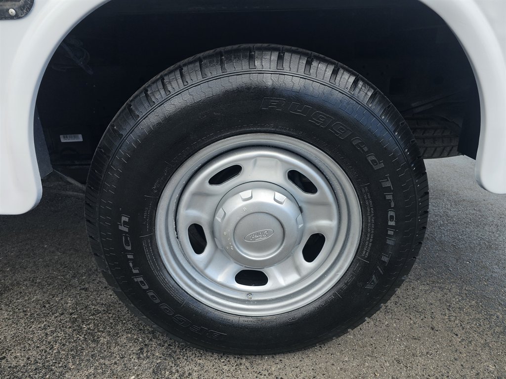 2022 Ford F-250 - $26,888