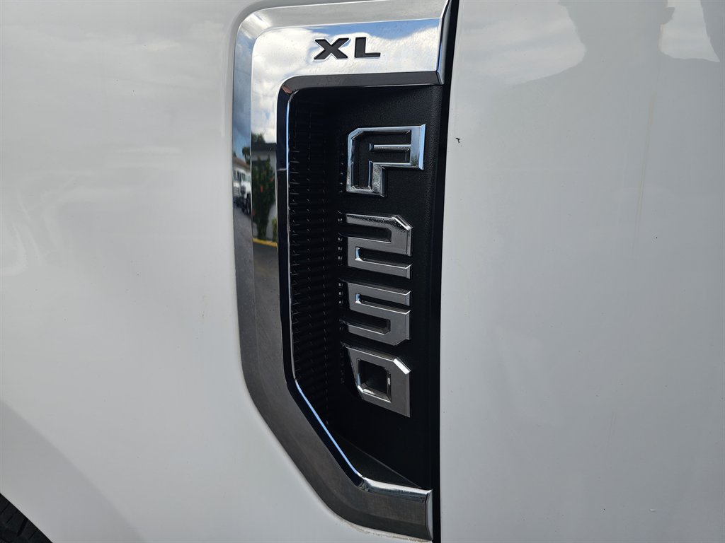 2022 Ford F-250 - $26,888