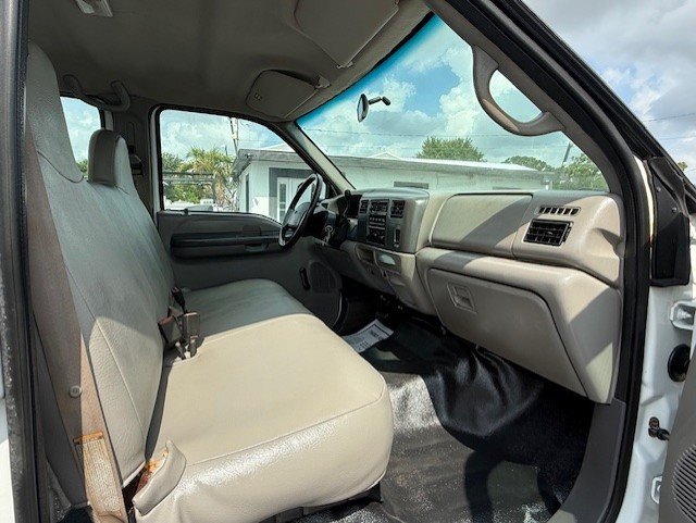 1999 Ford F450 XL photo