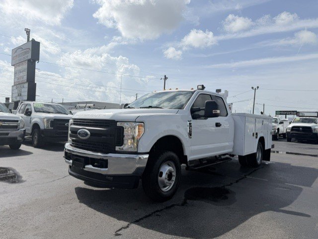2019 Ford F350 - $23,888