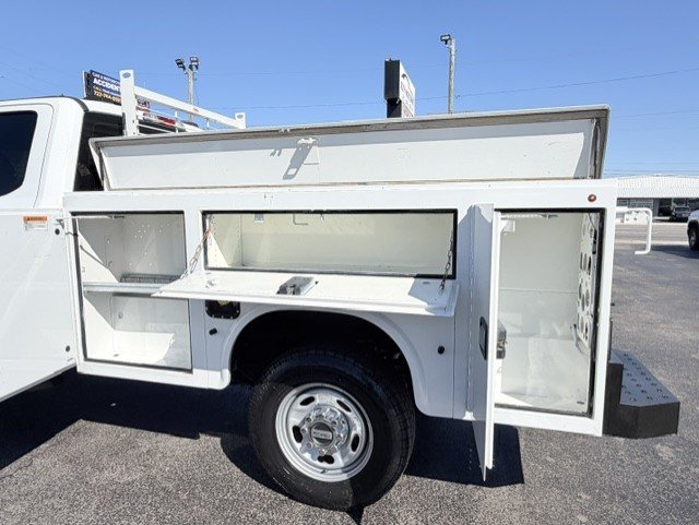 2022 Ford F-250 - $28,888
