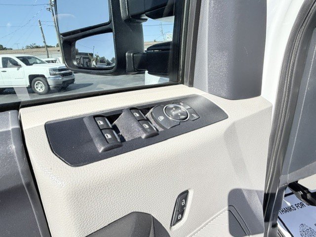 2022 Ford F-250 - $28,888