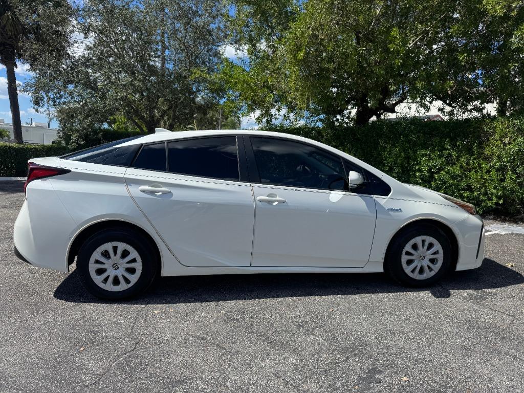 2019 Toyota Prius - $15,999