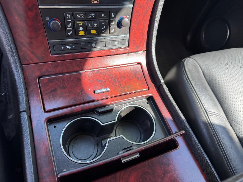 2008 Cadillac Escalade photo