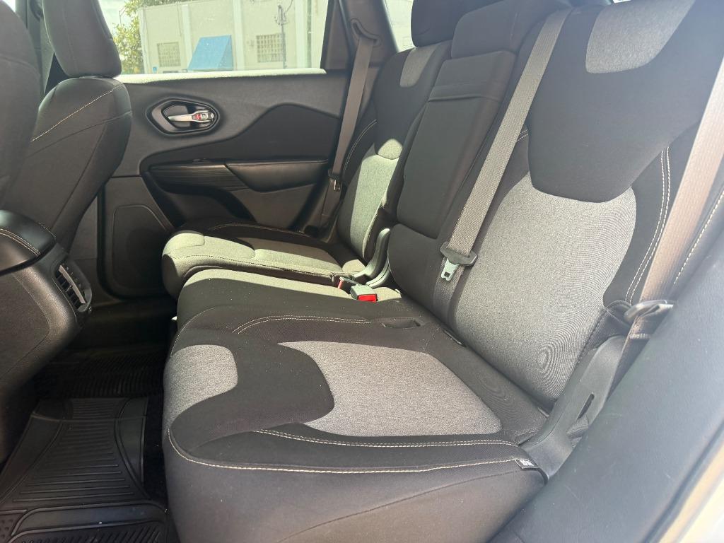 2014 Jeep Cherokee - $4,599