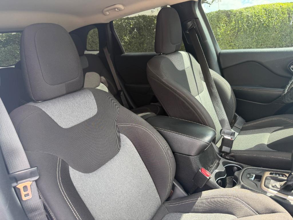 2014 Jeep Cherokee - $4,599