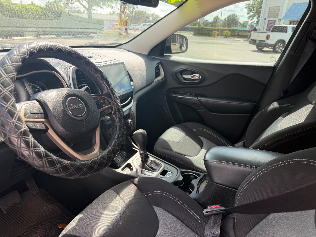 2014 Jeep Cherokee - $4,599