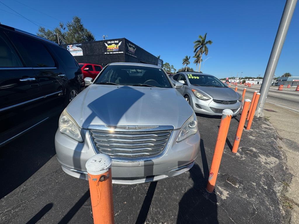 2012 Chrysler 200 LX photo