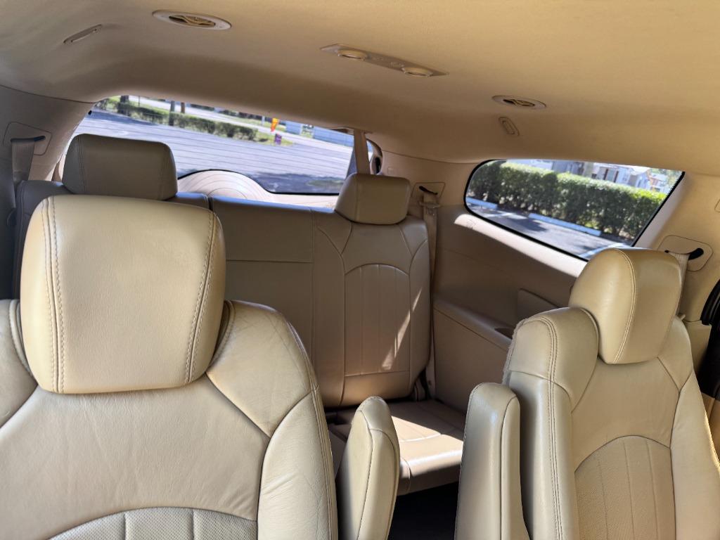 2010 Buick Enclave CXL photo
