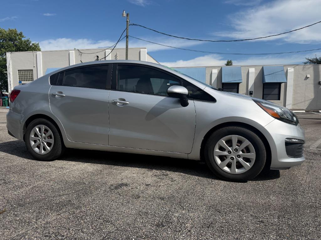 2016 Kia Rio - $5,999