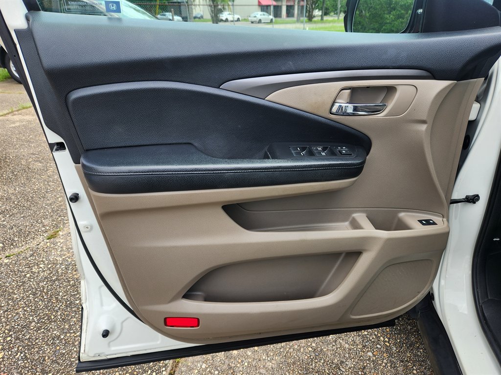2017 Honda Pilot - $13,995