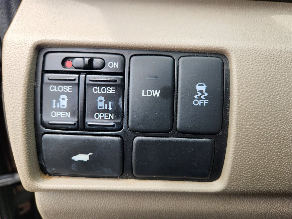 2014 Honda Odyssey - $10,800