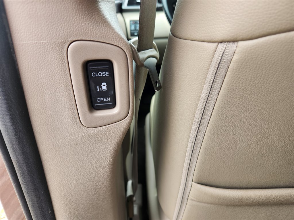 2014 Honda Odyssey - $10,800