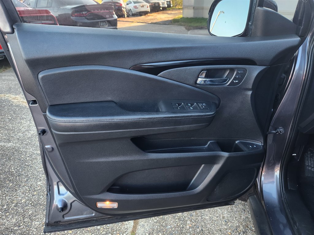 2017 Honda Pilot - $16,995