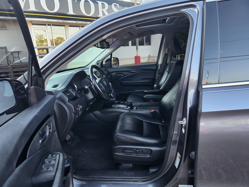 2017 Honda Pilot - $16,995