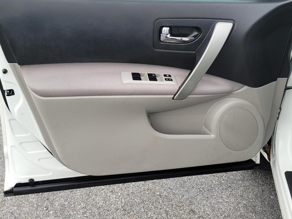 2014 Nissan Rogue Select S photo
