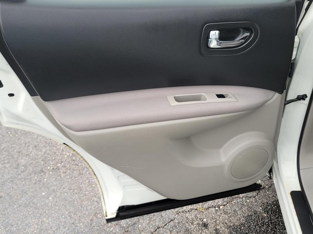 2014 Nissan Rogue Select S photo