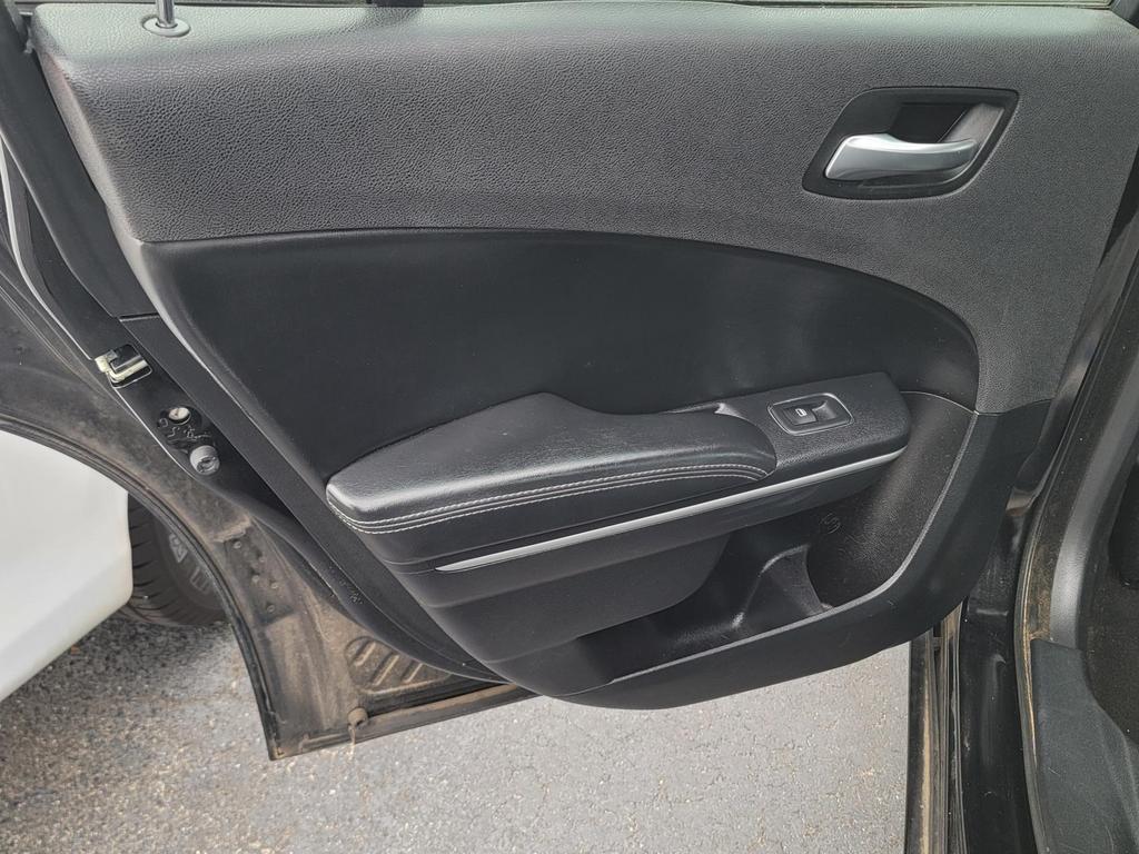 2020 Dodge Charger SXT photo