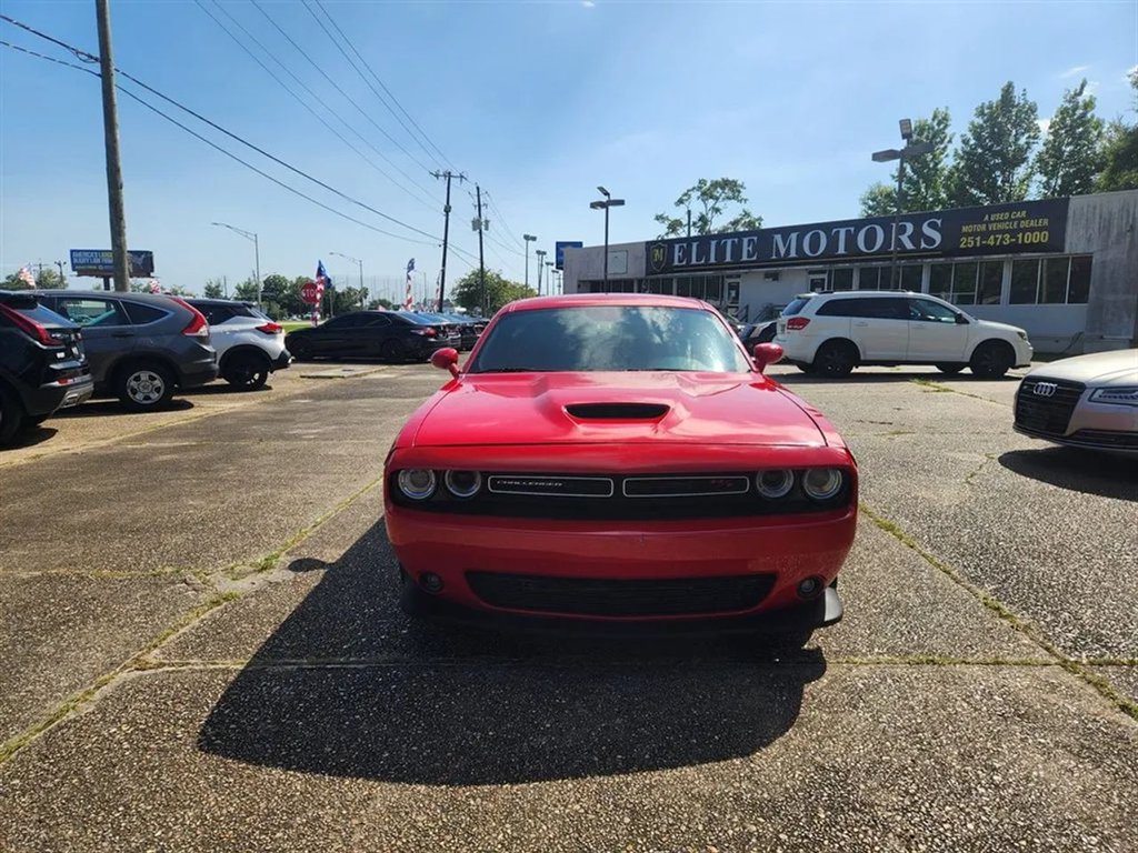 2022 Dodge Challenger - $29,500