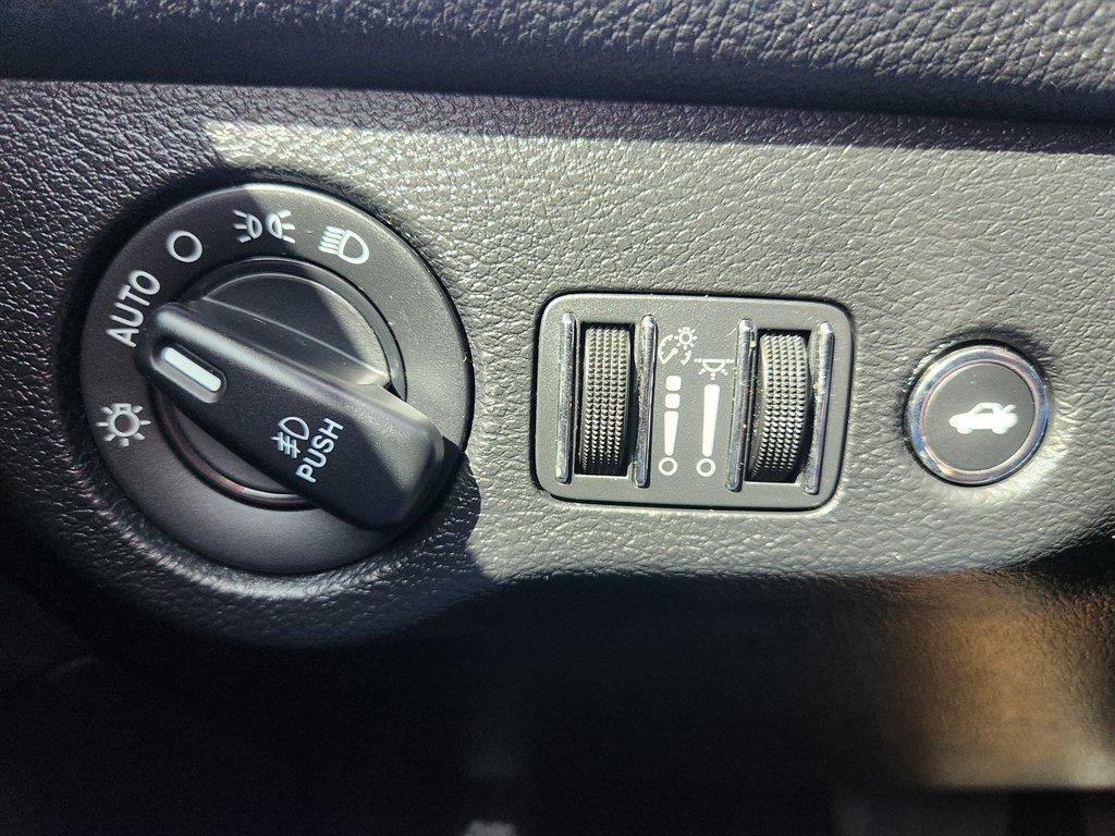2022 Dodge Challenger - $29,500