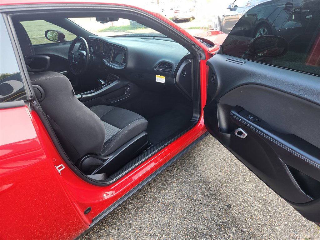 2022 Dodge Challenger - $29,500