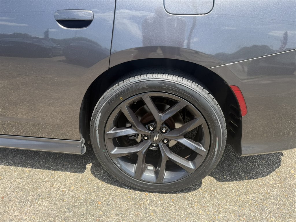 2022 Dodge Charger - $28,500