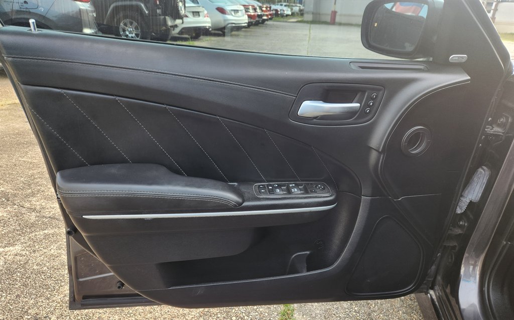 2022 Dodge Charger - $28,500
