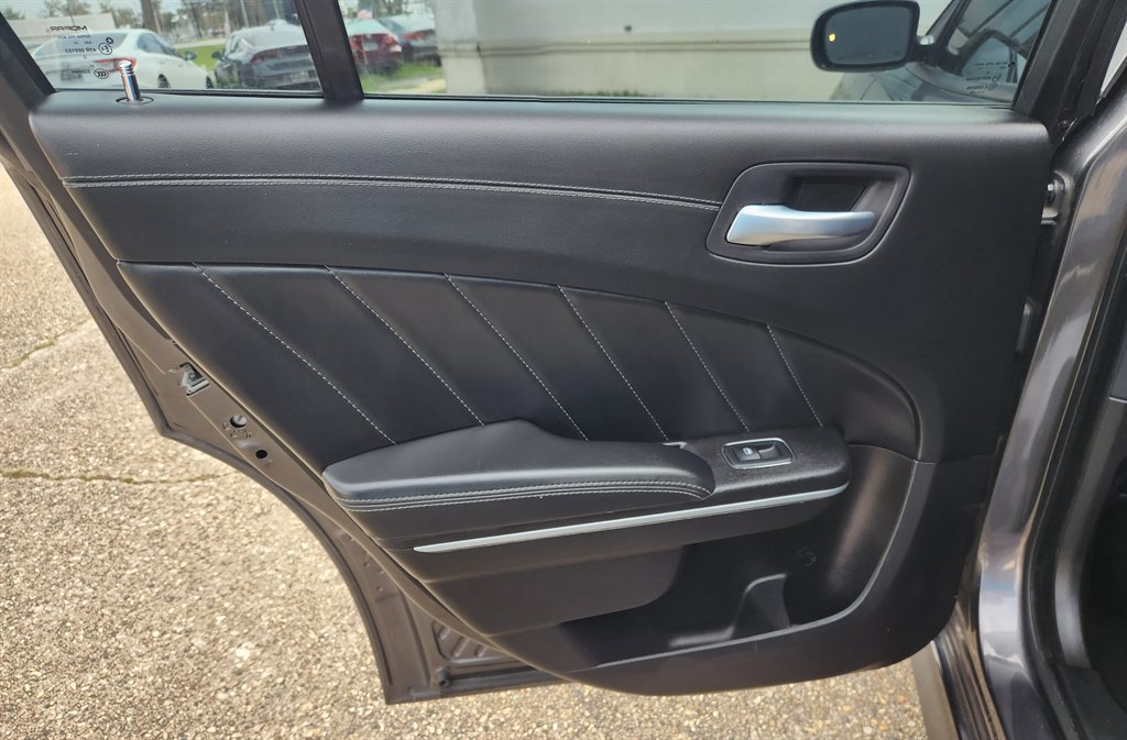 2022 Dodge Charger - $28,500