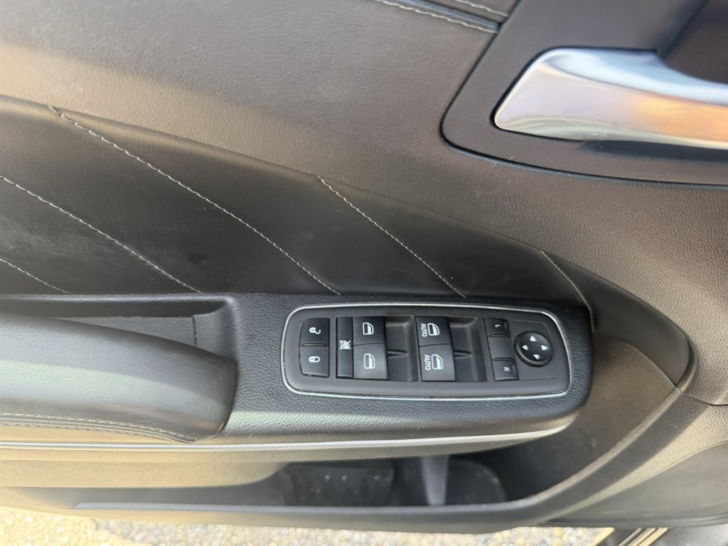 2022 Dodge Charger - $28,500