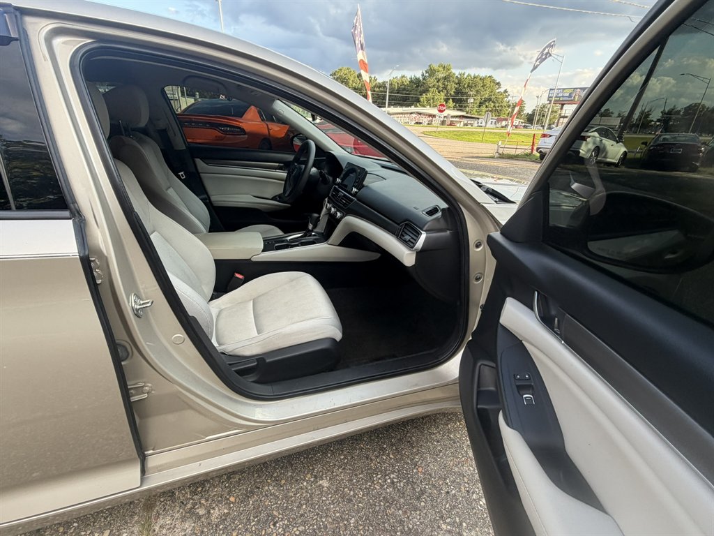2019 Honda Accord - $13,995