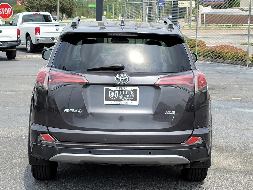 2018 Toyota RAV4 XLE photo