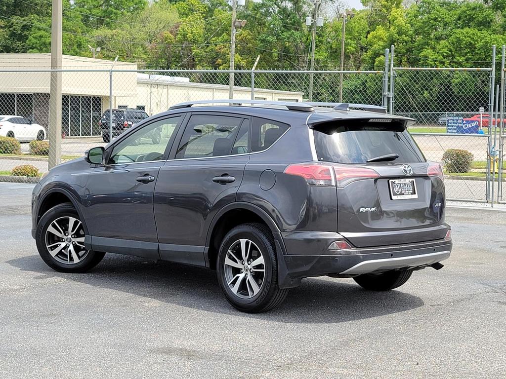 2018 Toyota RAV4 XLE photo