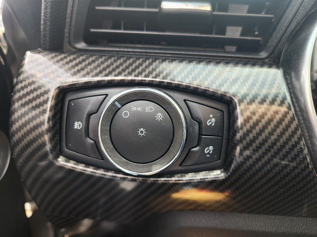 2020 Ford Mustang - $27,995