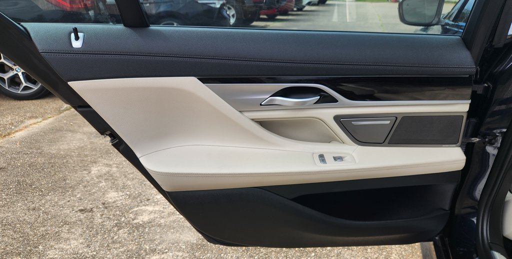 2019 BMW 740i - $24,995