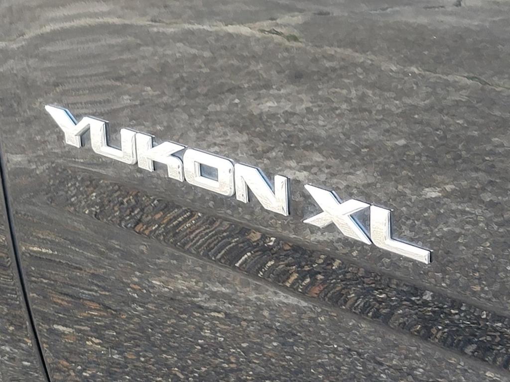 2017 GMC Yukon XL 1500 SLT photo