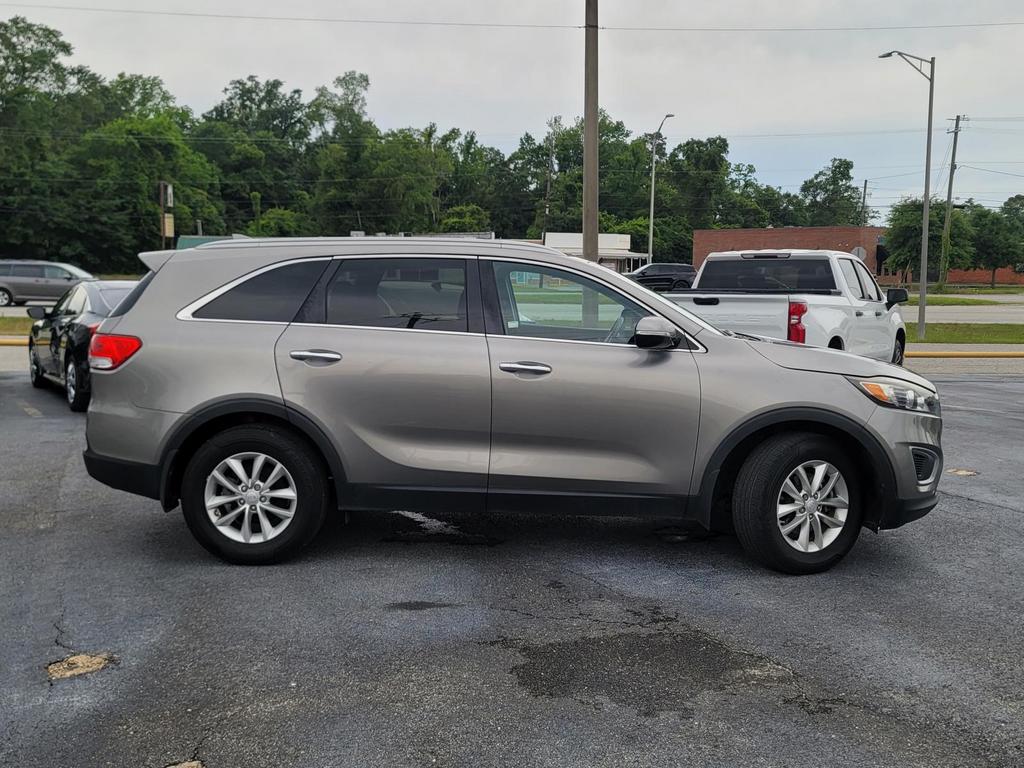2017 Kia Sorento LX photo