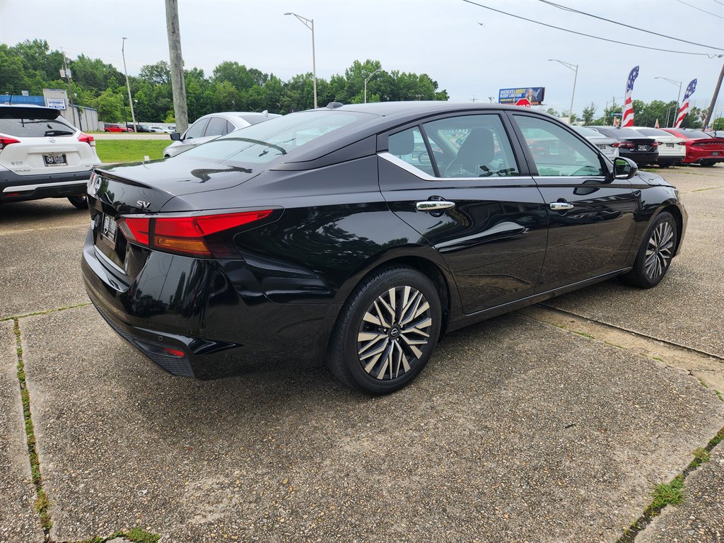 2023 Nissan Altima - $17,800