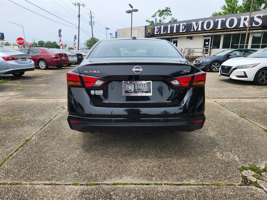 2023 Nissan Altima - $17,800