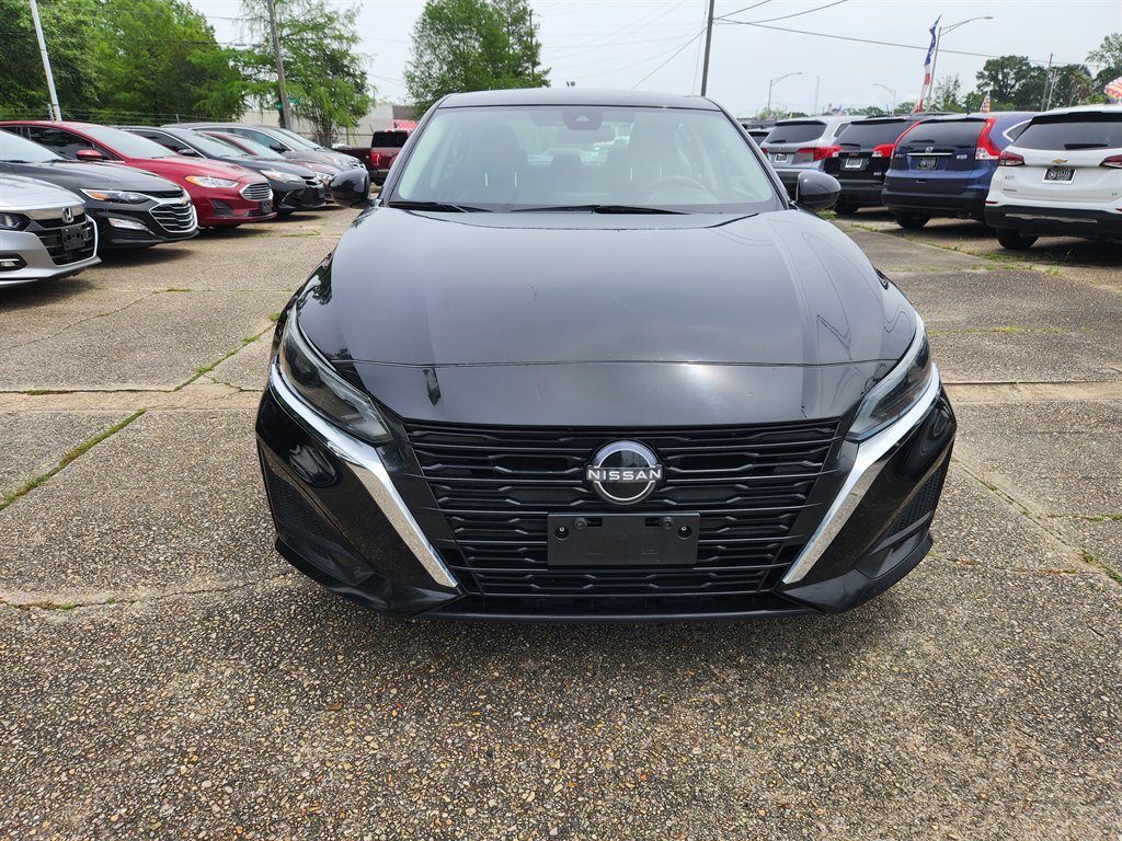 2023 Nissan Altima - $17,800