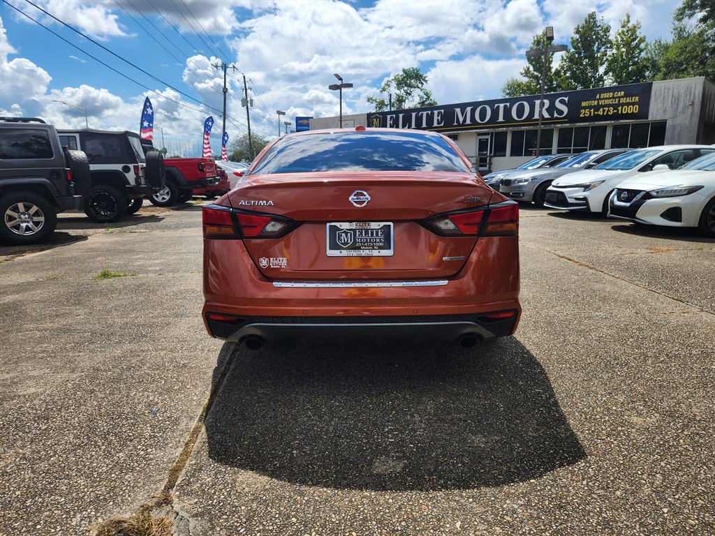 2022 Nissan Altima - $16,500