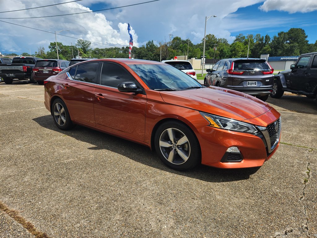 2022 Nissan Altima - $16,500