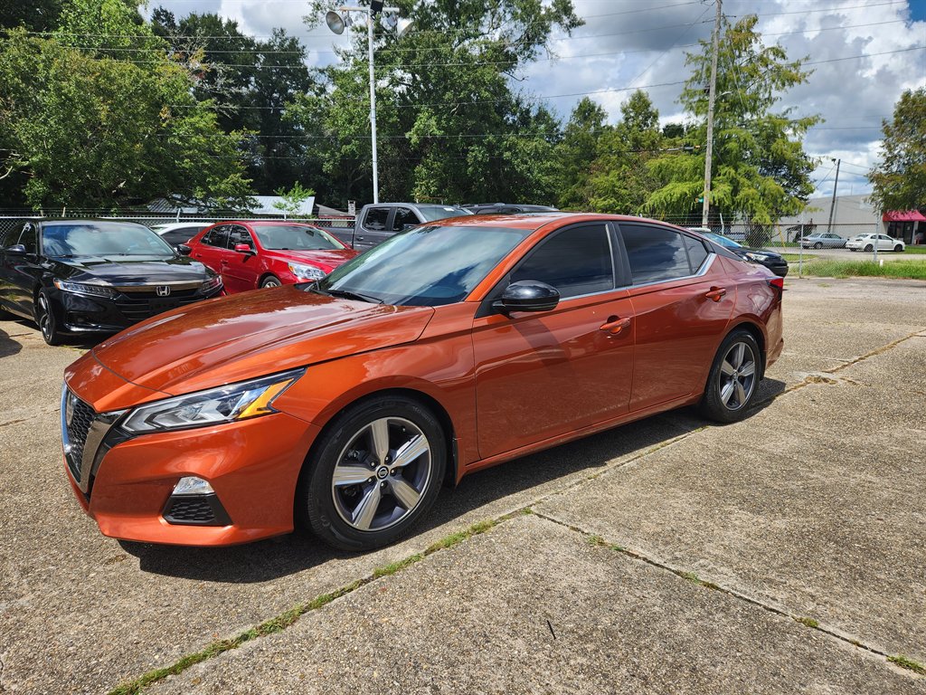 2022 Nissan Altima - $16,500