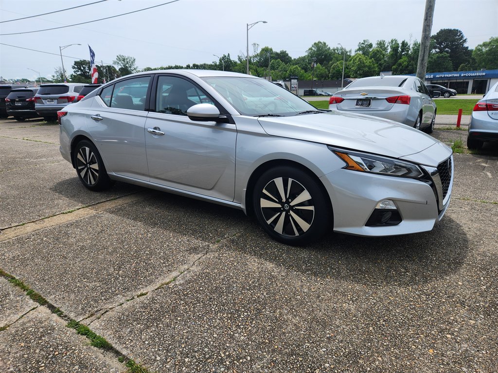 2021 Nissan Altima - $15,995