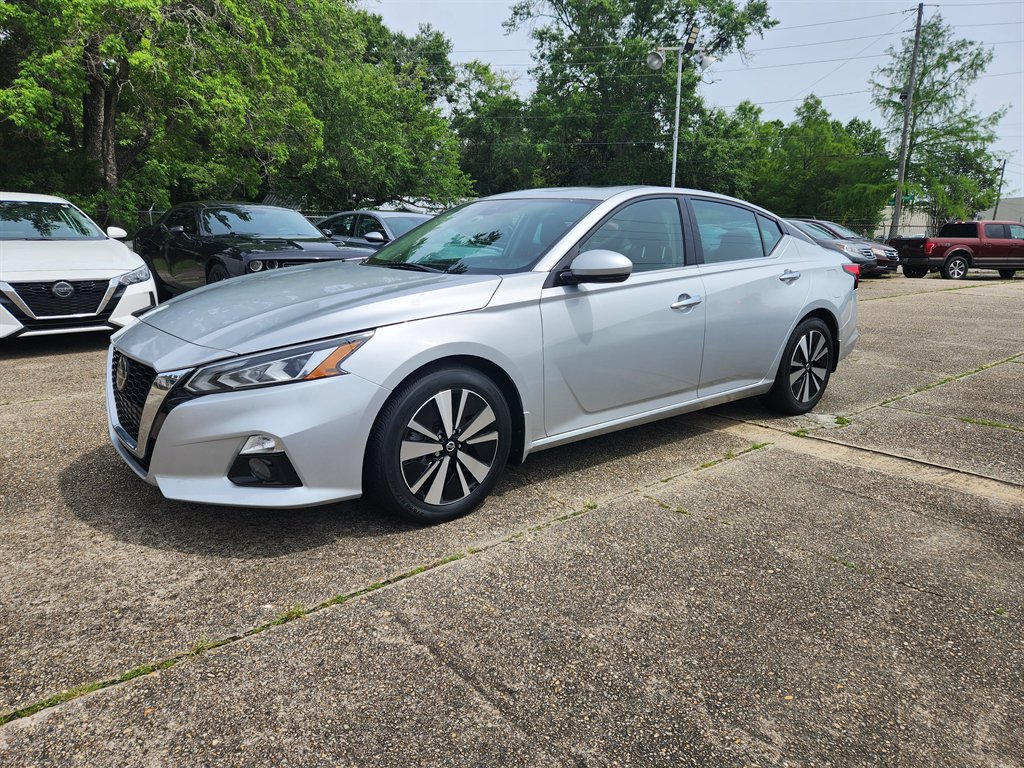 2021 Nissan Altima - $15,995