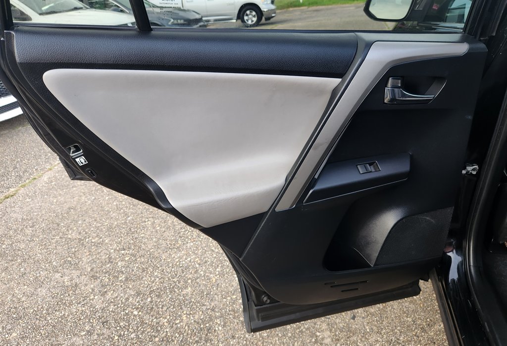 2017 Toyota RAV4 - $14,799