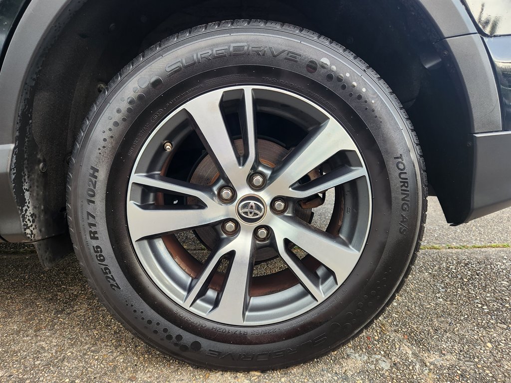 2017 Toyota RAV4 - $14,799