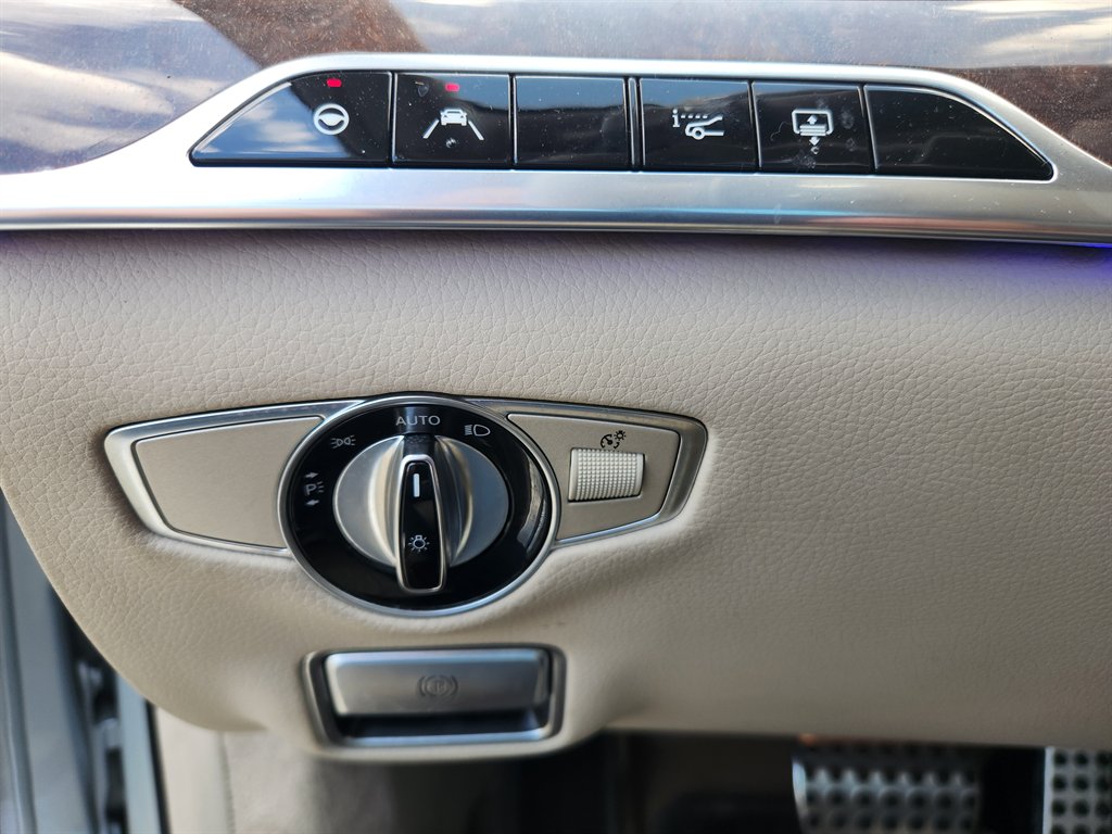 2019 Mercedes-Benz S-class - $35,995