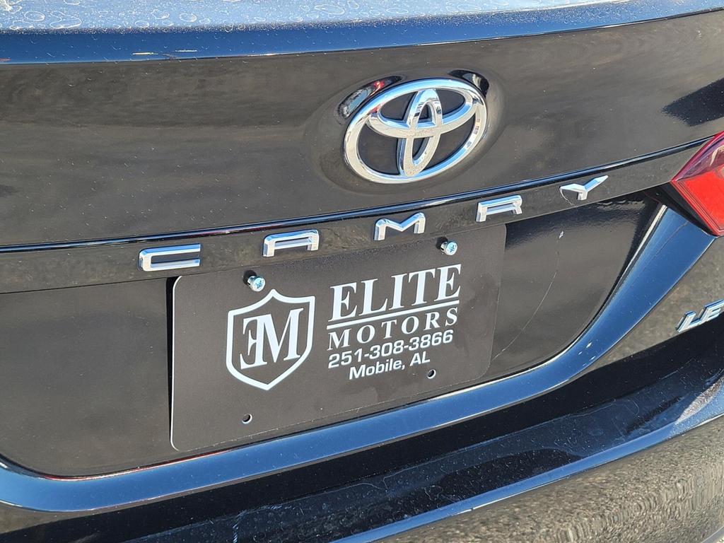 2021 Toyota Camry LE photo