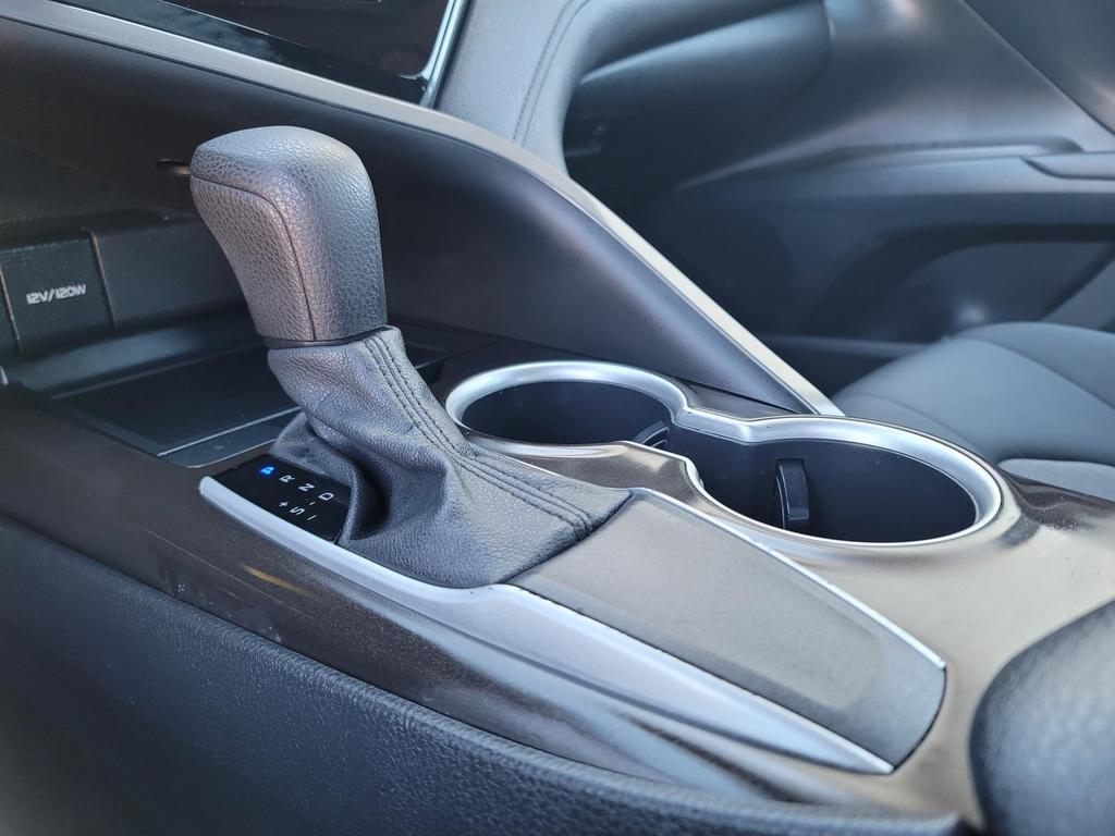 2021 Toyota Camry LE photo