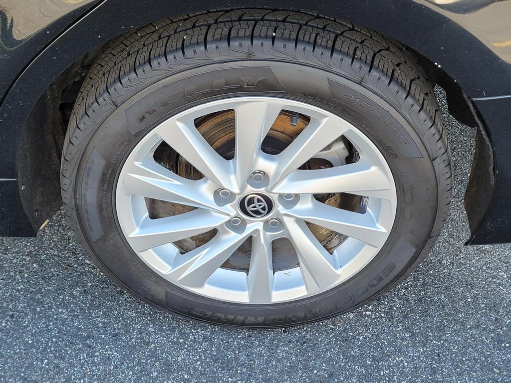 2021 Toyota Camry LE photo